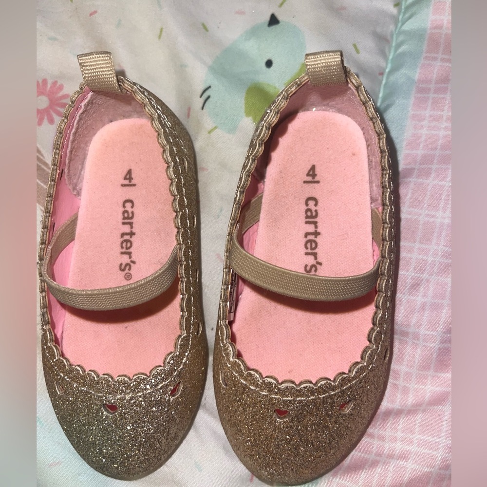 Ballerina glitter gold shoes , size 4 for baby girls , toddlers.